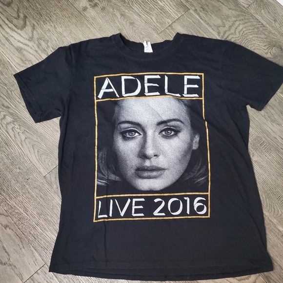 Adele 2016 Tour Tee - Picture 2 of 3